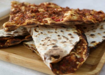 Lahmacunun fiyatı İstanbul'da tartışma konusu