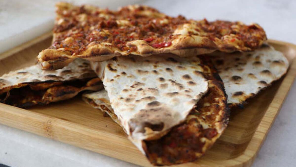 Lahmacunun fiyatı İstanbul'da tartışma konusu