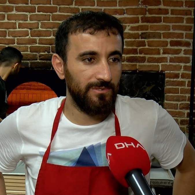 Ekonomik ve dışarıda hızlıca tüketilebilecek lezzetlerden biri olması nedeniyle daha sık tercih edilen lahmacunun fiyatı İstanbul'daki ilçelerde farklılık gösteriyor.