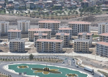 Deprem konutlarının tamamı 10 günde teslim edilecek