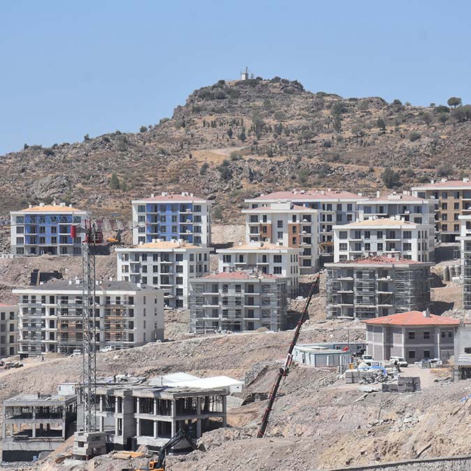 Deprem konutlarının tamamı 10 günde teslim edilecek