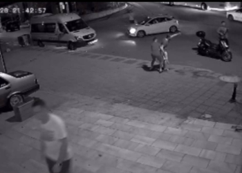 Kadıköy'de yan baktın kavgası kanlı bitti