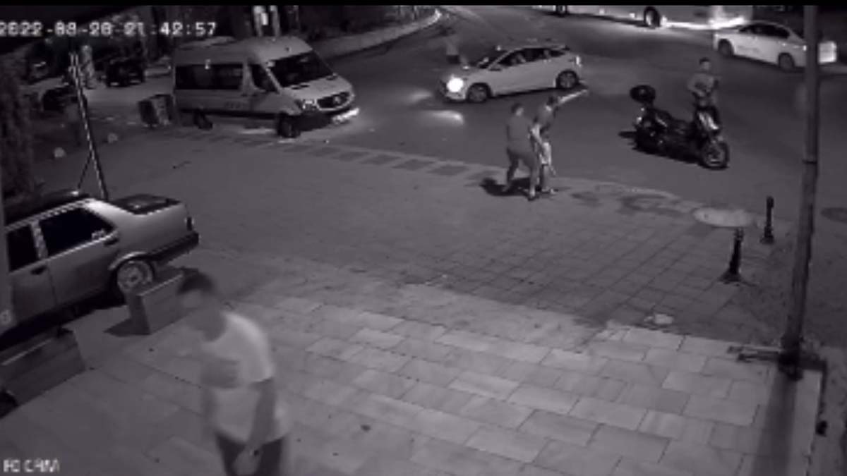 Kadıköy'de yan baktın kavgası kanlı bitti