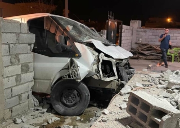 Yıktığı duvardan evin avlusuna girdi; 2 kişi yaralandı