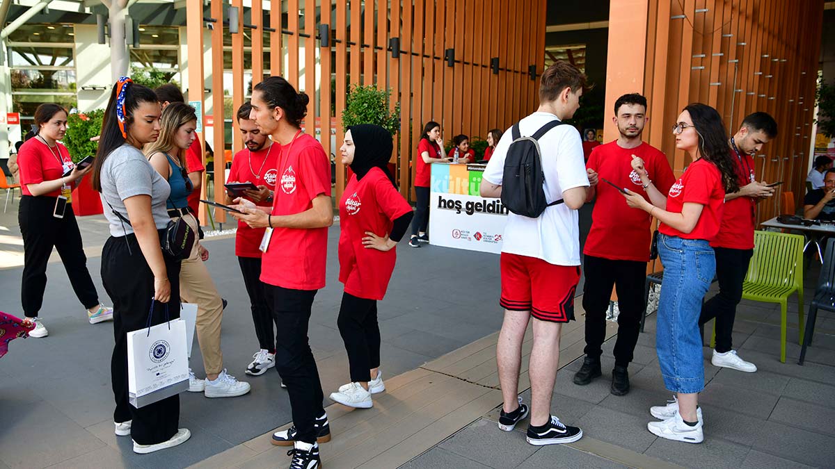 Üniversite adayları için kararsızlık kaygıya yol açabilir