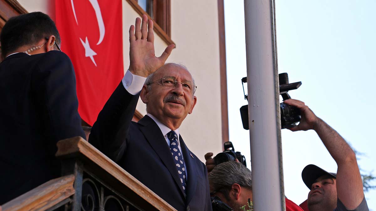 Tarihe sahip çıkmazsak, geleceğimize sahip çıkamayız