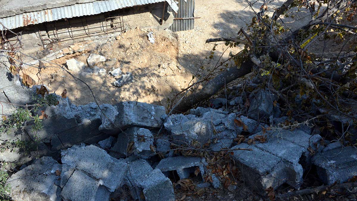 Kahramanmaraş'ta 25 yıllık sır cinayet çözüldü cesetlere ulaşıldı. Kocasını tüfekle vurmuş kızını zehirlemiş, önce kocasını, sonra kızını öldürüp üst üste gömmüş.