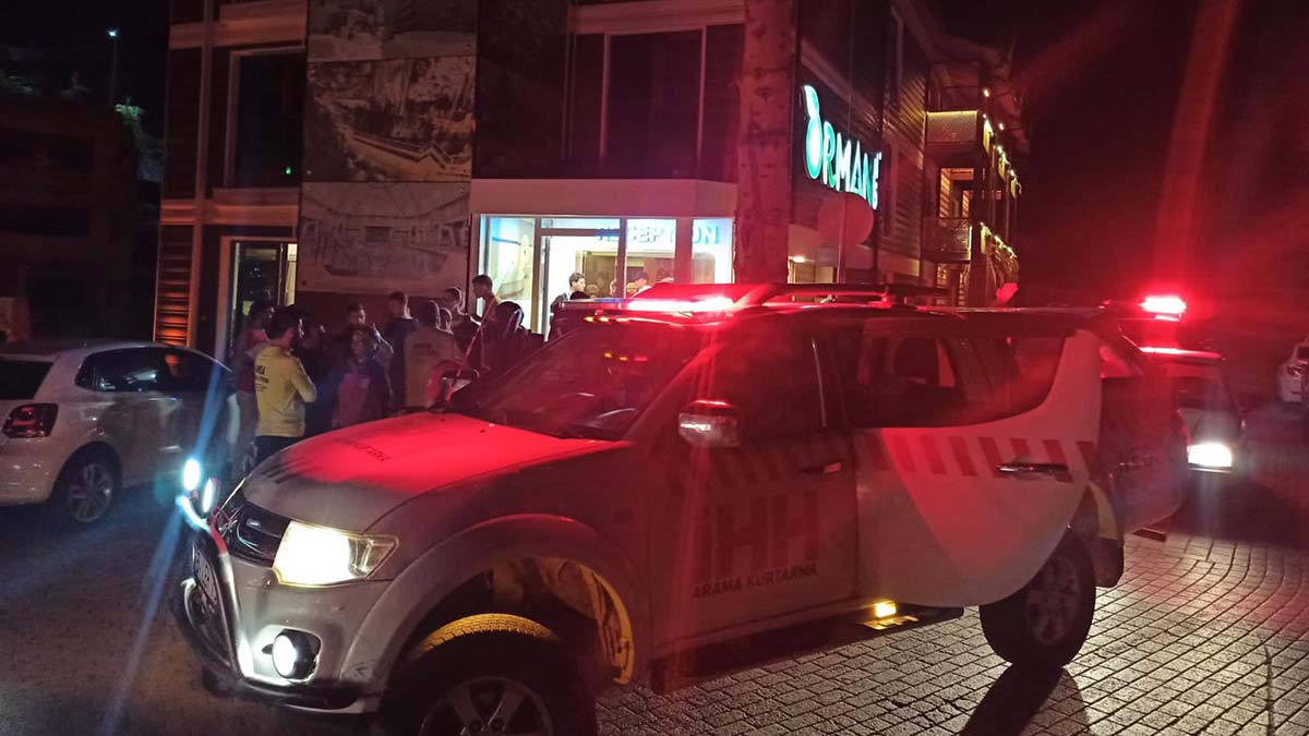 Bursa'nın İnegöl ilçesinde jandarma ve arama kurtarma ekipleri tarafından aranan kayıp kadın çıplak halde bulundu.