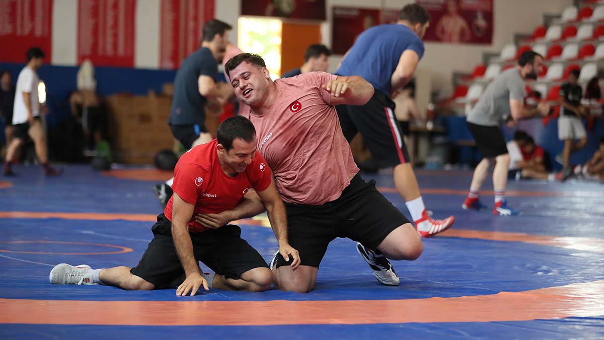 Şeref Eroğlu Grekoromen Stil Güreş A Milli Takımıyla kampa girdi