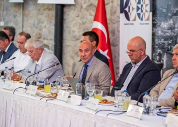 Tarihsel bir sorumluluk üstlendik