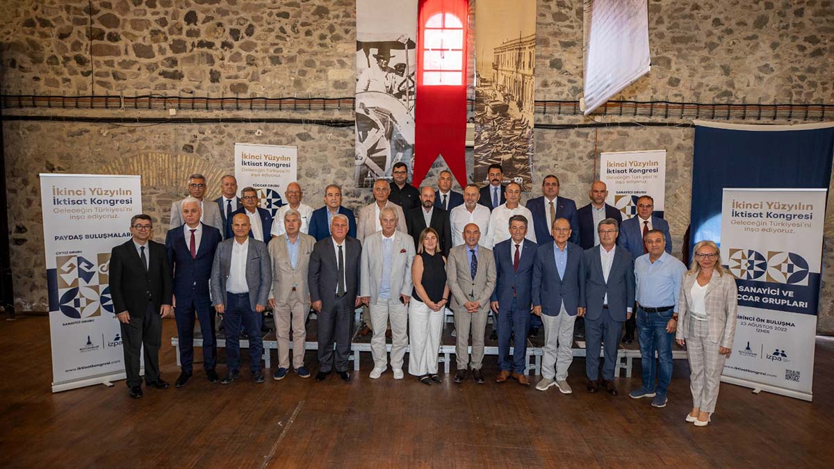 Tarihsel bir sorumluluk üstlendik