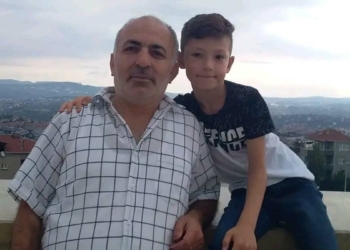 Dalgalara kapılan baba boğuldu oğlu aranıyor