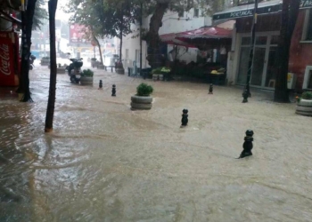 Şarköy'de dolu ve şiddetli yağış