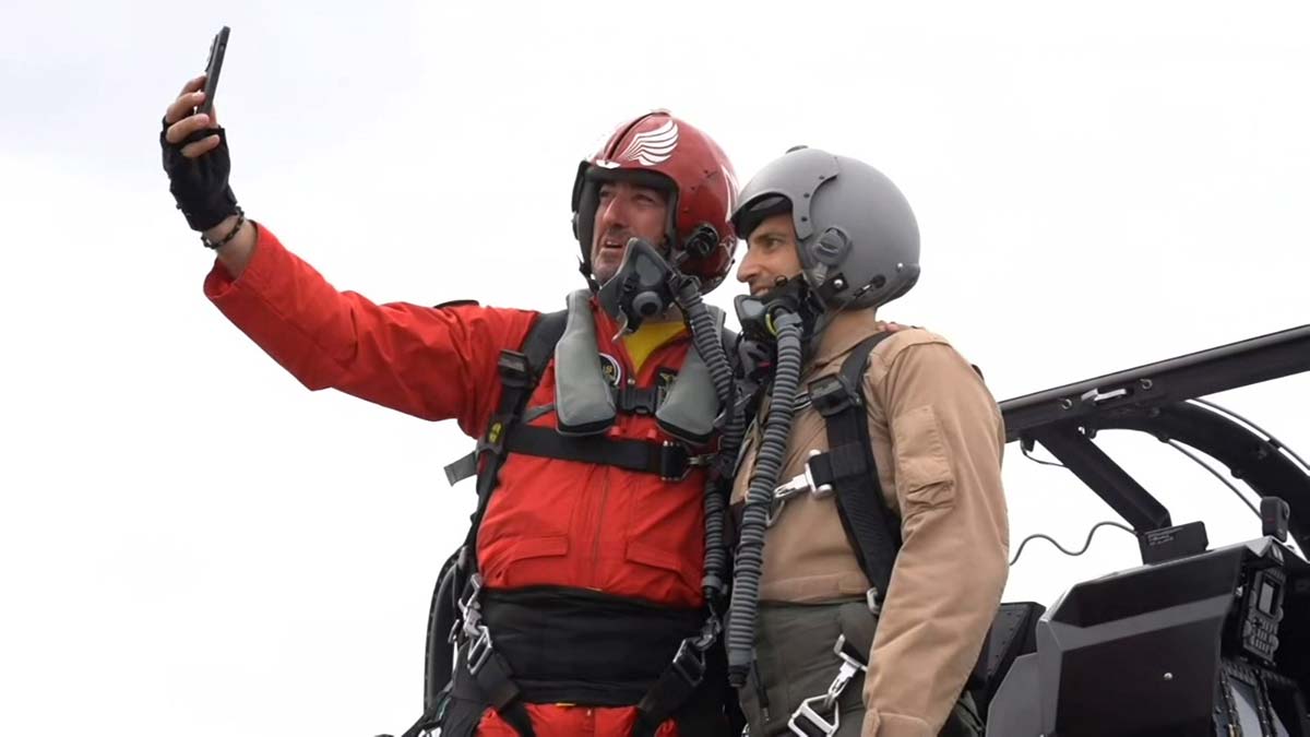 Selçuk Bayraktar Hürkuş ile uçtu