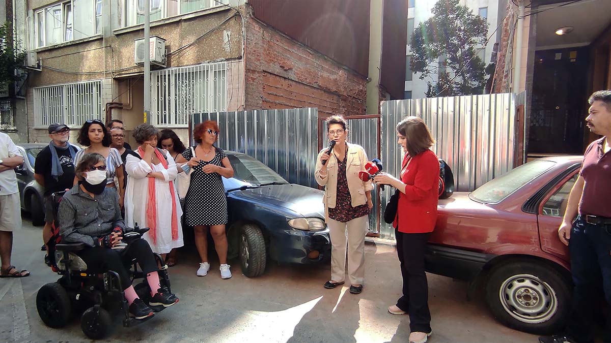 Şişli'deki tarihi binanın yıkılması protesto edildi