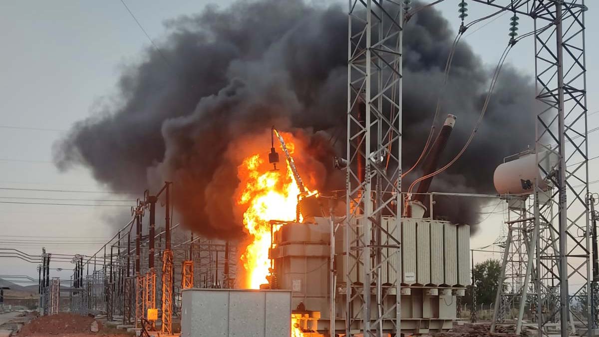 Sivas'ta trafo merkezinde yangın