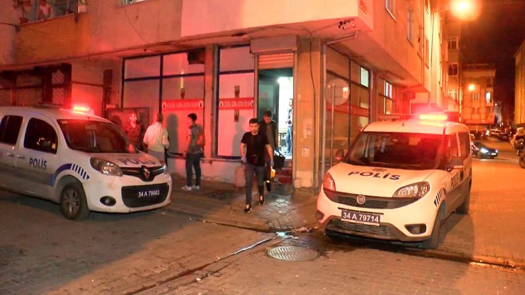 Sultangazi'de kahvede silahlı saldırı