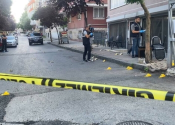 Sultangazi'de silahlı çatışma; 2 ağır yaralı