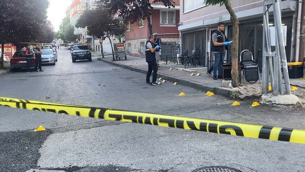 Sultangazi'de silahlı çatışma; 2 ağır yaralı