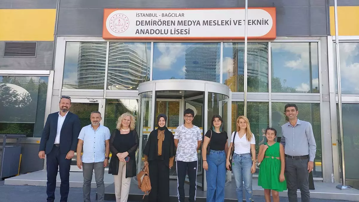 Tarihi rekora imza atanlar lisesini ziyaret etti 7087 dhaphoto1 - yaşam - haberton