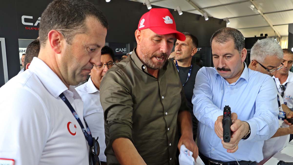 Canik'in standına yoğun ilgi