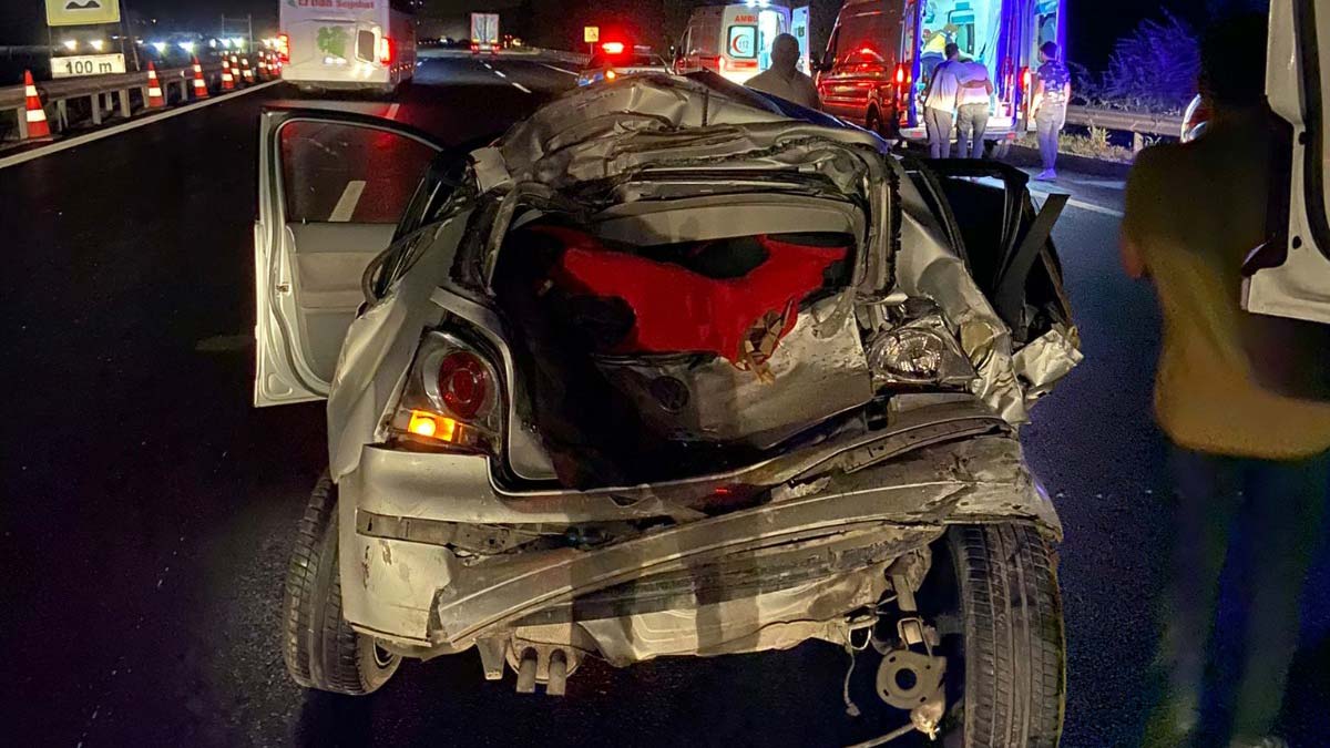 TEM Otoyolu'nda TIR kazası; 3 ölü 3 yaralı