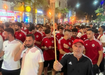 Turgutluspor tam kadro bayram kutladı