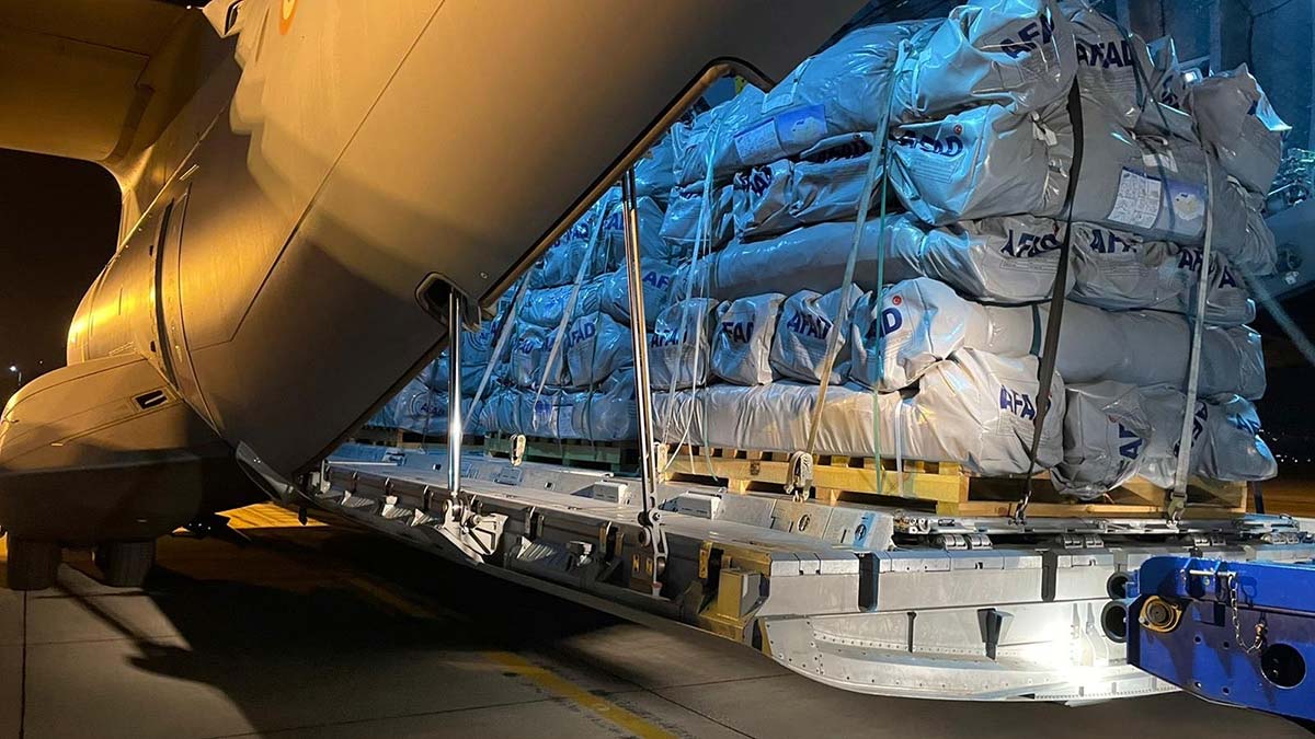 Pakistan'a insani yardım