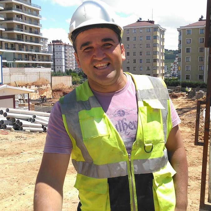 İnşaatın 5'inci katından düşen işçi öldü