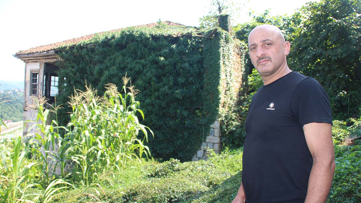 Rize’nin Pazar ilçesinde 'korunması gerekli kültür varlığı' olarak tescilli tarihi Hacı Musa Konağı yıkılma tehlikesi ile karşı karşıya kaldı.