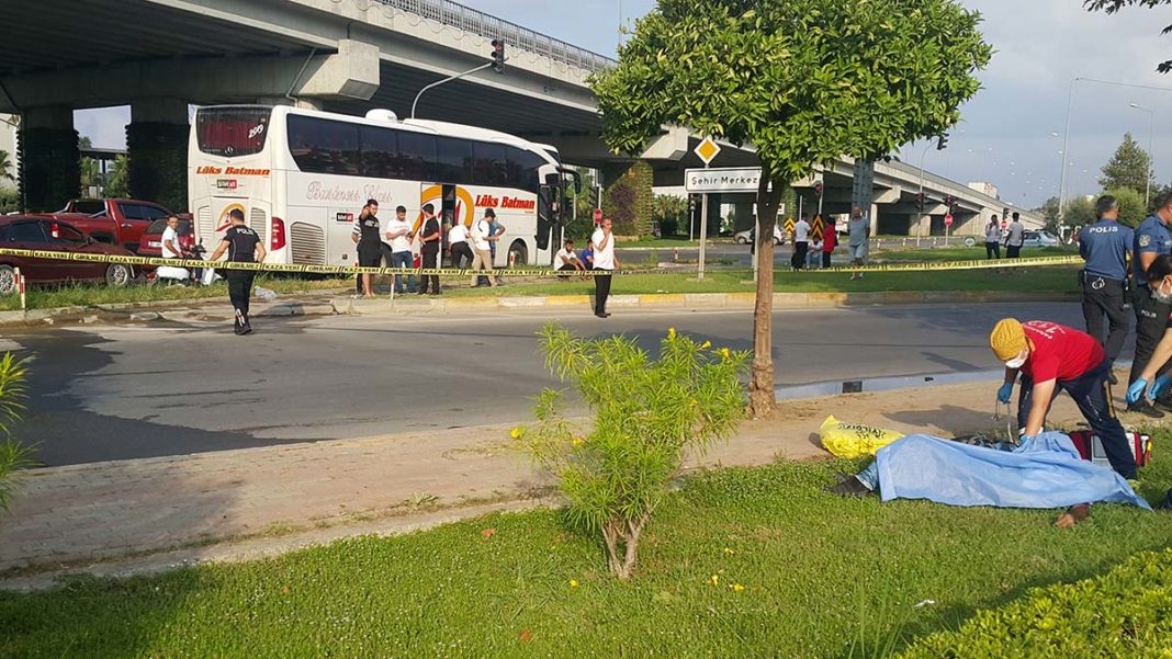 Otobüsten inen yolcu, saniyeler sonra öldürüldü