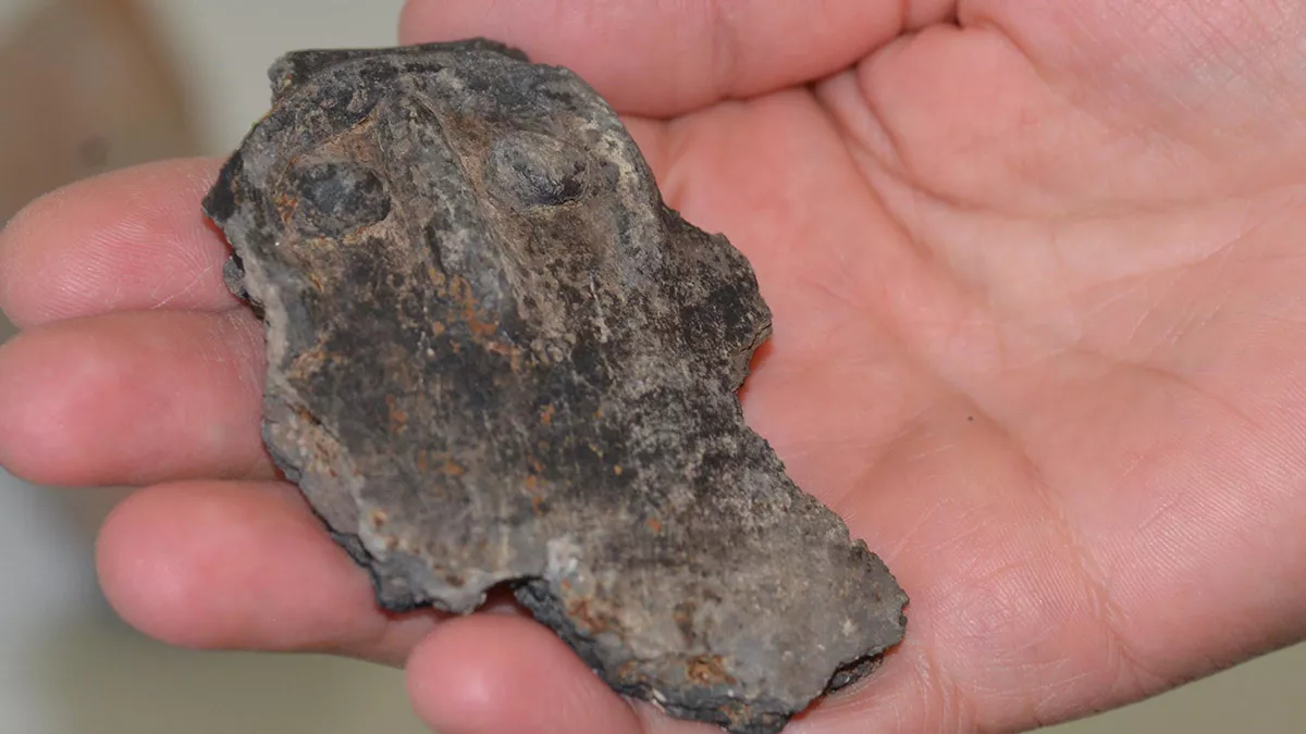 3 bin yıllık insan yüzlü seramik parçası bulundu