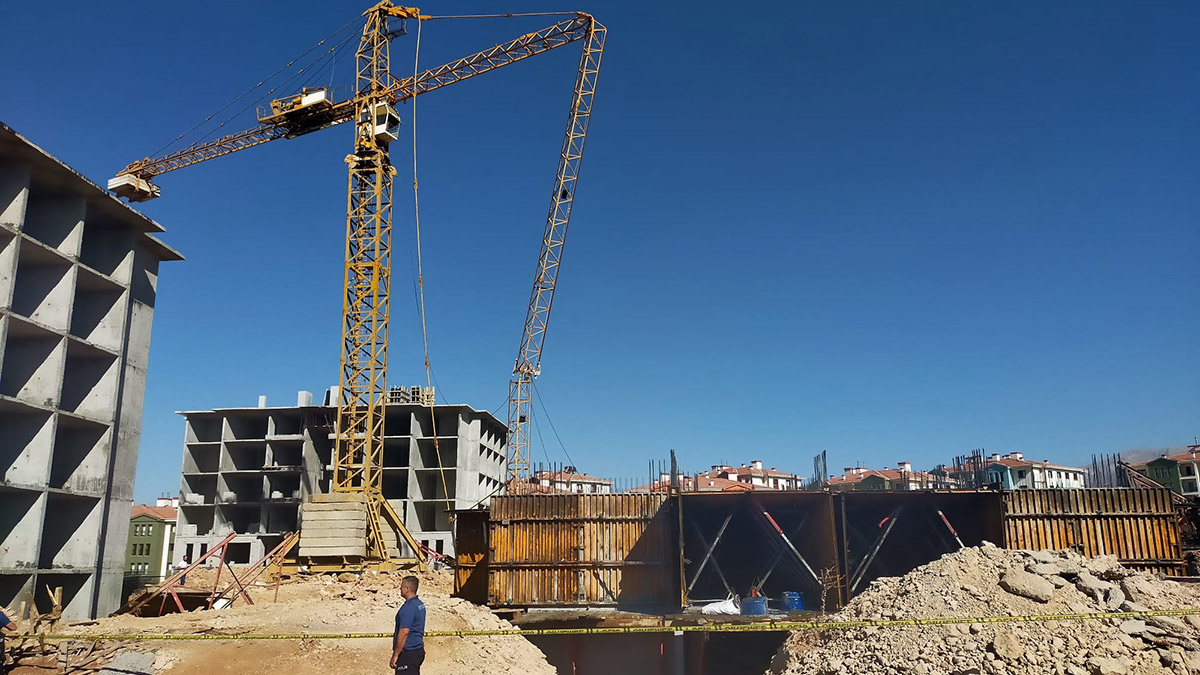 3 kişinin öldüğü vinç kazasında şüpheliler adliyede