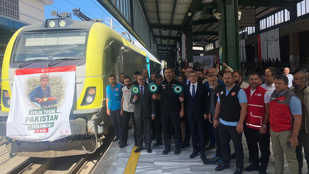 3'üncü İyilik Treni Pakistan'a hareket etti
