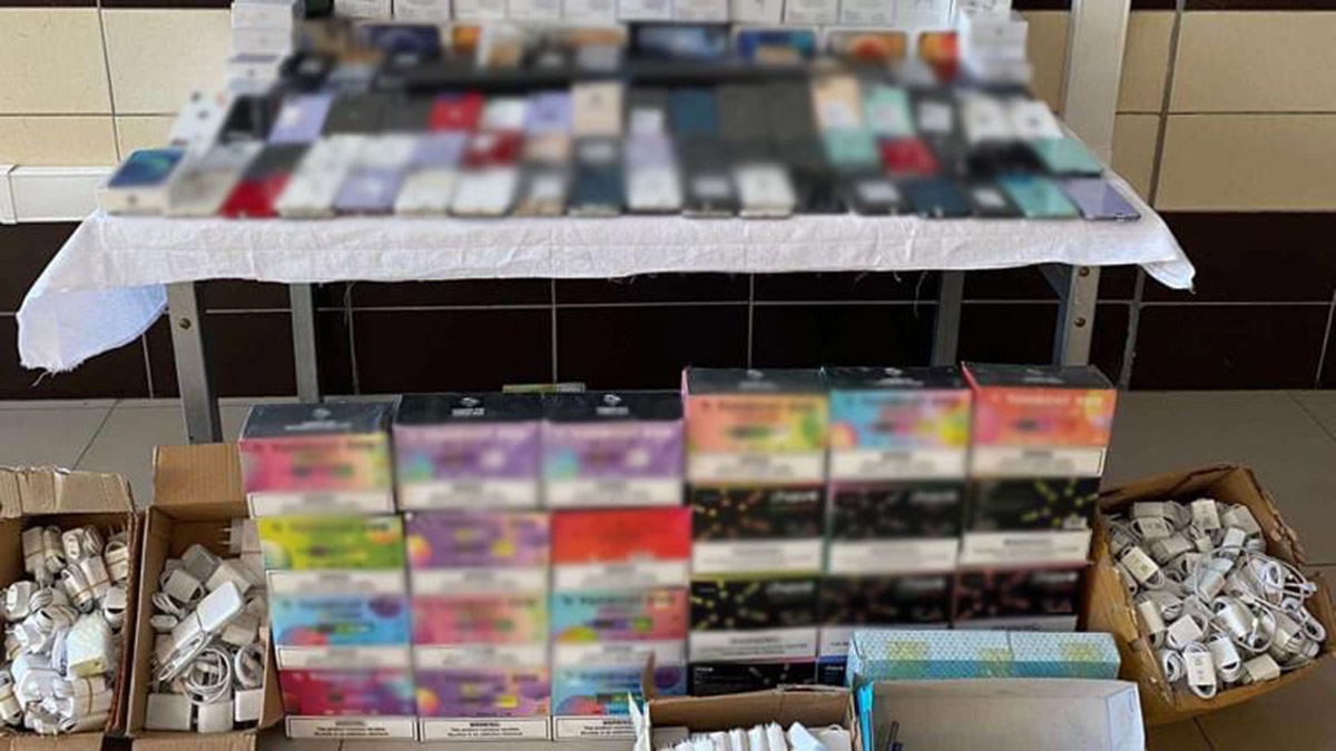 6 milyon TL'lik kaçak elektronik cihazlar ele geçirildi