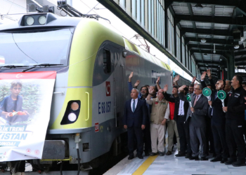 8'inci ve 9'uncu İyilik Treni Pakistan'a uğurlandı