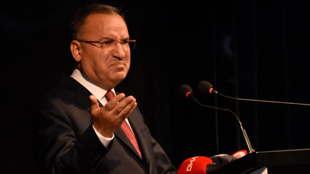 Adaletin başı belada