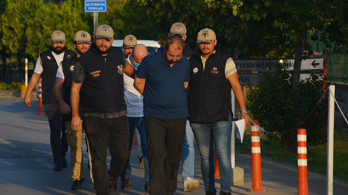 Adana'da FETÖ operasyonu: 10 gözaltı 