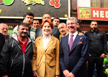 Akşener'den Toptancı Hali esnafına ziyaret