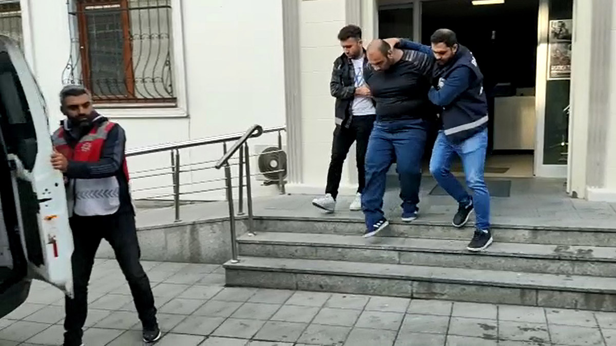 Annesinin kafasını kesen zanlı adliyeye sevk edildi