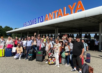 Antalya'ya sonbaharın ilk kafilesi geldi