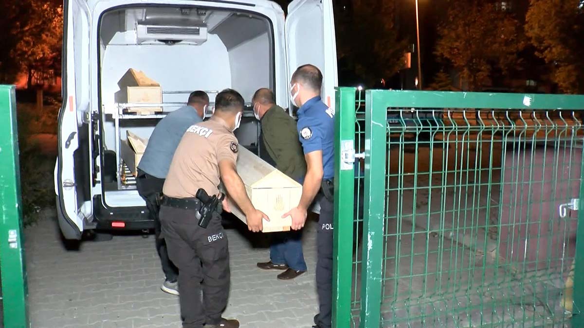 Asansör boşluğunda erkek cesedi bulundu