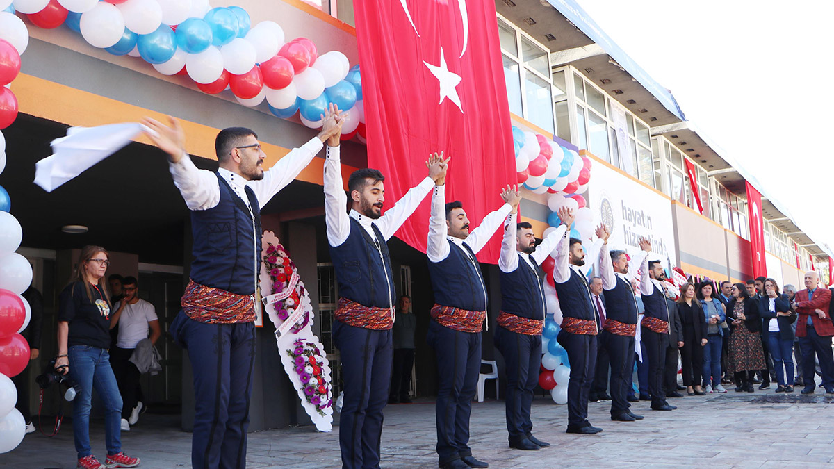 Atatürk Üniversitesi yemekhanesi onarıldı