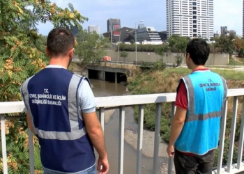 Ayamama Deresi kırmızı aktı, inceleme başlatıldı