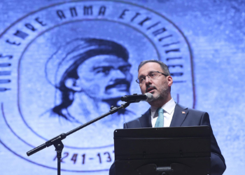 Bakan Kasapoğlu'ndan, Yunus Emre anısına şiir