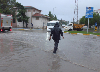 Balıkesir'de kuvvetli yağış etkili oldu