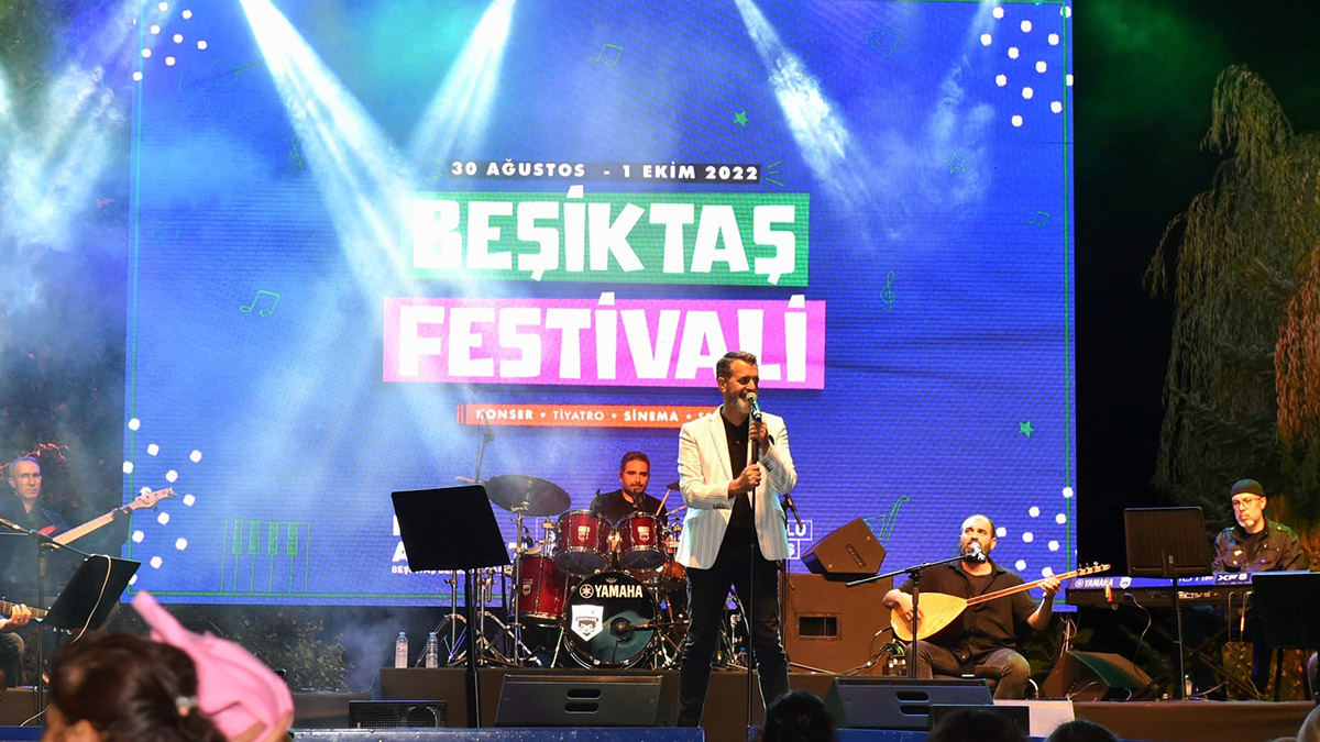 Beşiktaş Festivali'nde Hüseyin Turan sahne aldı