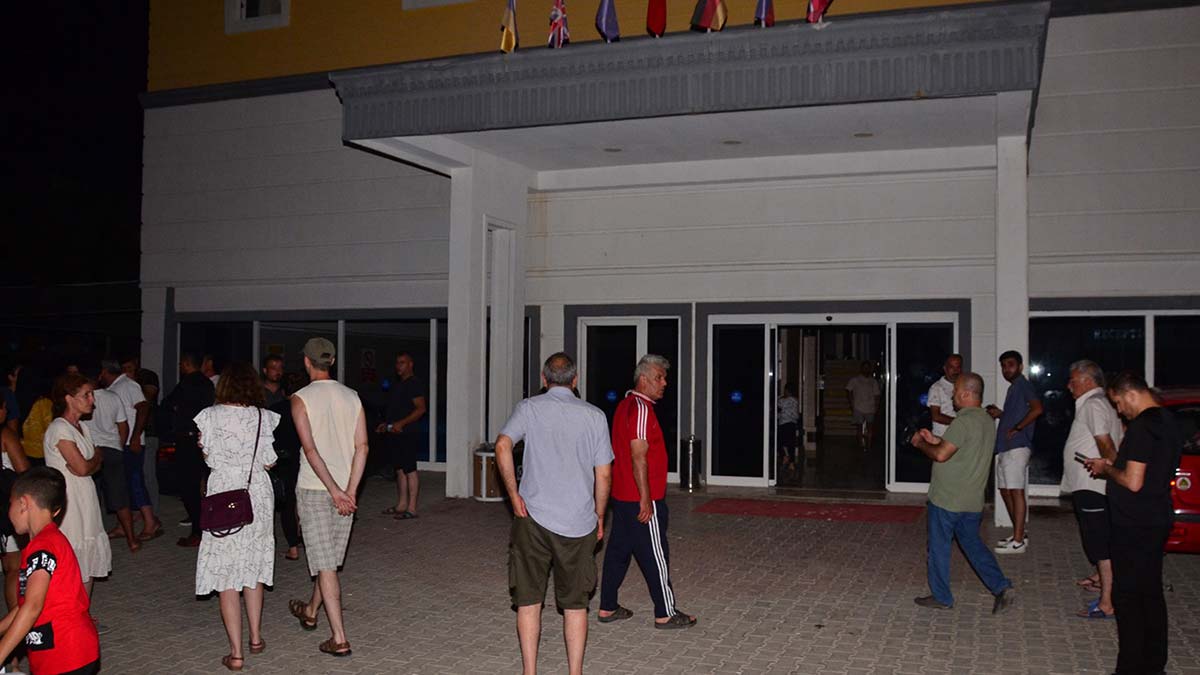 Borcu nedeniyle otelin elektriği kesildi