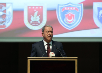 'Bu ikiyüzlüler tarihten de hiç ibret almıyor'