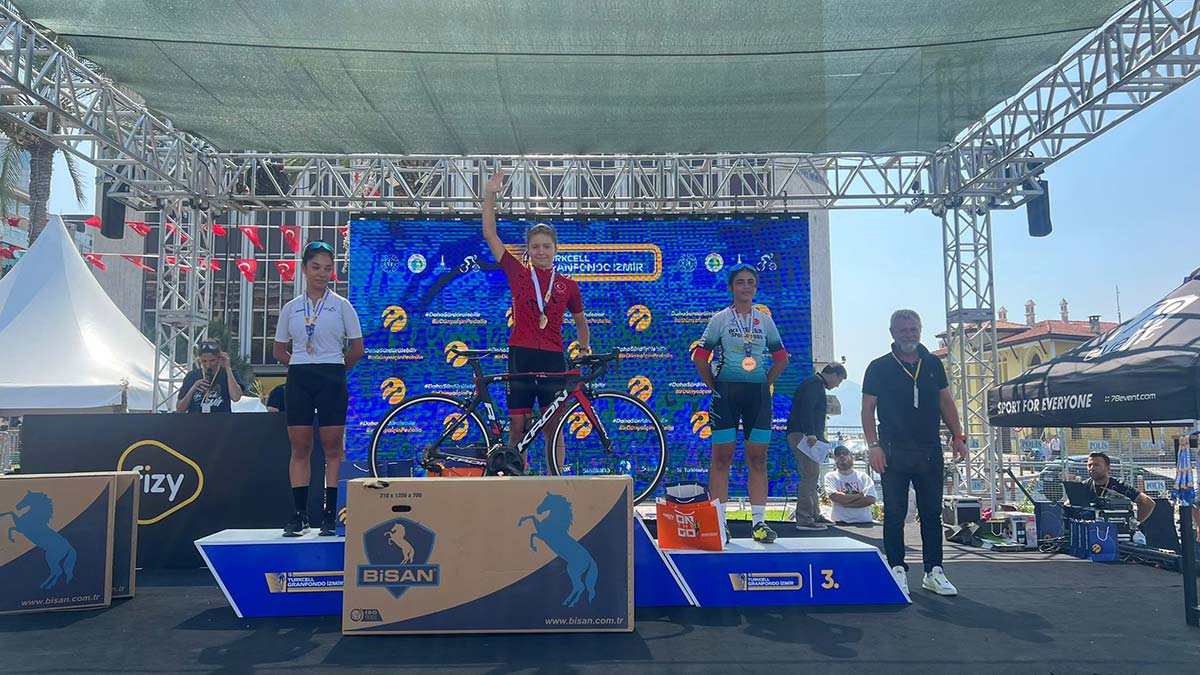 Büyükçekmece'nin gururu Ekin Ereke'den birincilik